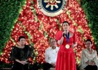 Aquino confers Presidential Awards to outstanding OFWs, organizations