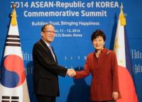 Aquino, Singaporean PM meet South Korean President