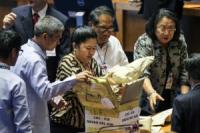 Comelec can’t reject late filing of LP’s SOCE, says lawyer