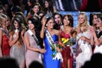 Pia Wurtzbach wins Miss Universe