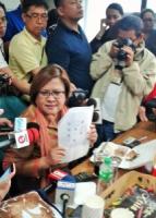 De Lima laughs off Duterte’s ‘drug matrix’
