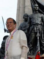 President Aquino orders early release of bonuses for gov’t workers