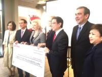 Jollibee thanks Chicagoans, donates $25K to kids’ hospital