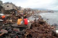 Nine killed as Typhoon Nona causes chaos in central Philippines