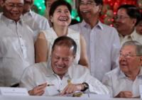 Aquino signs P2.265-T ‘pork-less’ budget for 2014