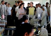 President Aquino visits Sisters of Mary Girlstown in Cavite, lauds the school’s initiatives for youth